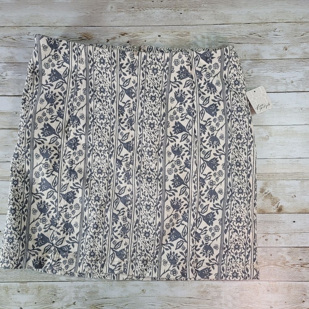 NEW Free People Modern‎ Femme Denim Floral Miniskirt Macadamia Combo Size 8 NWT - Picture 4 of 8